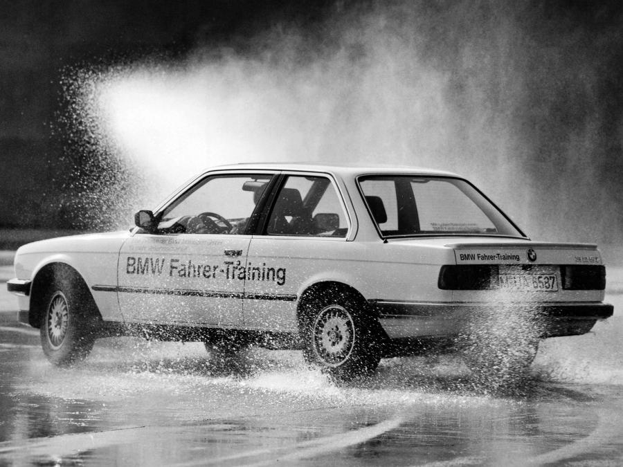  BMW 325i Coupe 1983 года  (фото 2 из 7)